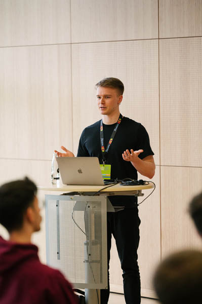 speaker image
